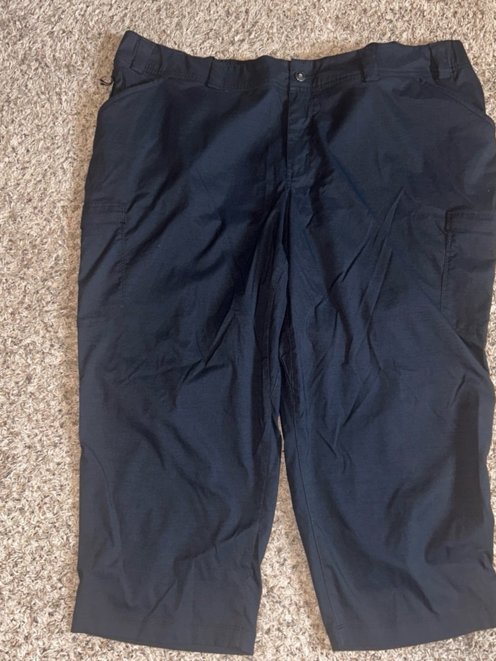Duluth Trading Co Navy Capris